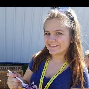 Meet your Posher, Leslie